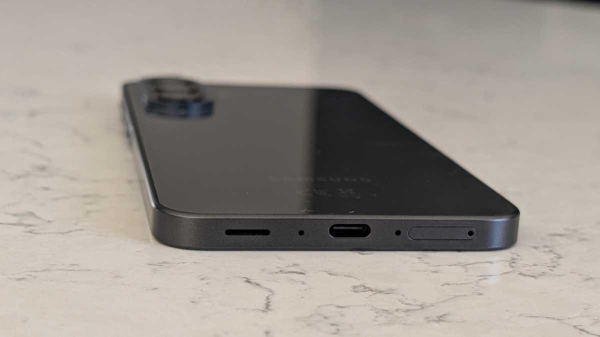 Обзор Samsung Galaxy A37: похожий на A36, но надежный