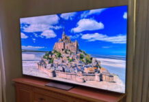 Обзор TCL QM8L и технологии SQD mini-LED — это потрясающий телевизор