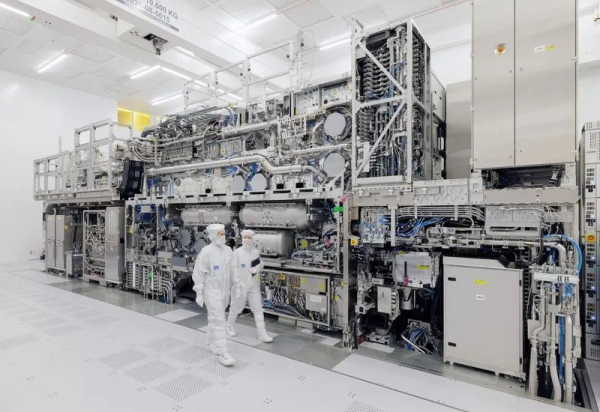 ASML стала самой дорогой компанией в истории Европы — капитализация достигла $674 млрд ASML стала самой дорогой компанией в истории Европы — капитализация достигла $674 млрд