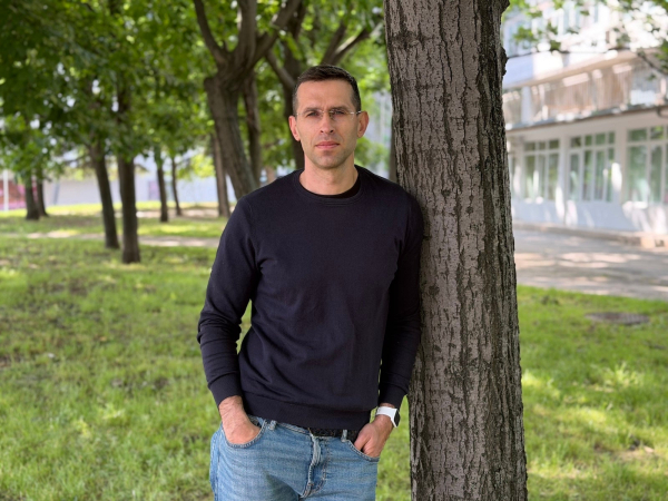 Битва камер: как китайский флагман унизил оптику iPhone 17 Pro Битва камер: как китайский флагман унизил оптику iPhone 17 Pro
