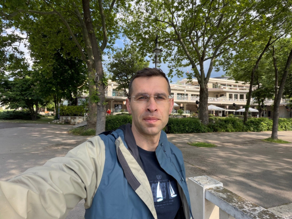 Битва камер: как китайский флагман унизил оптику iPhone 17 Pro Битва камер: как китайский флагман унизил оптику iPhone 17 Pro