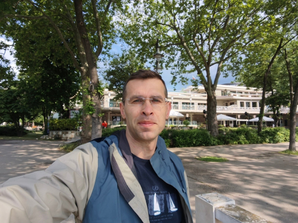 Битва камер: как китайский флагман унизил оптику iPhone 17 Pro Битва камер: как китайский флагман унизил оптику iPhone 17 Pro
