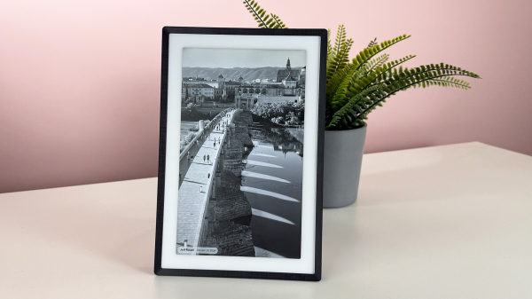 Обзор цифровой фоторамки Pexar: яркий дисплей без бликов Обзор цифровой фоторамки Pexar: яркий дисплей без бликов