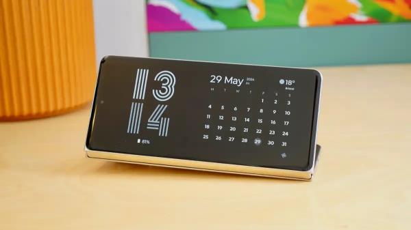 Обзор Motorola Razr Fold &mdash; премиальный складной смартфон