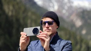 Обзор Motorola Razr Fold &mdash; премиальный складной смартфон