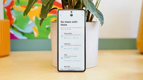 Обзор Motorola Razr Fold &mdash; премиальный складной смартфон