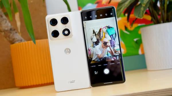 Обзор Motorola Razr Fold &mdash; премиальный складной смартфон
