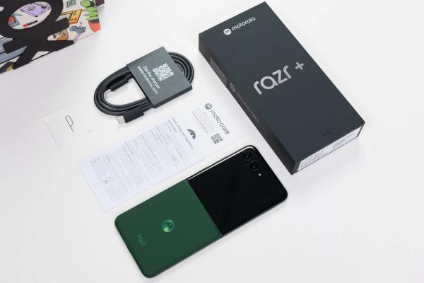 Обзор Motorola Razr Plus 2026 — сложный поиск компромисса Обзор Motorola Razr Plus 2026 — сложный поиск компромисса