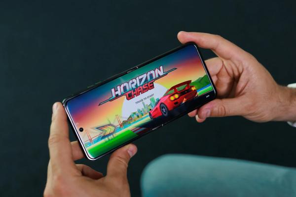 Обзор Motorola Razr Plus 2026 — сложный поиск компромисса Обзор Motorola Razr Plus 2026 — сложный поиск компромисса