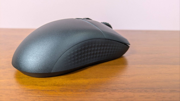 Обзор MSI Versa 300 &mdash; гладкое скольжение с тяжёлым кликом