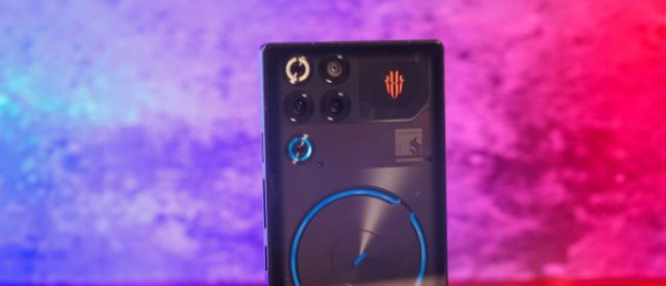 Обзор Nubia RedMagic 11S Pro — геймерская мощь с кулером Обзор Nubia RedMagic 11S Pro — геймерская мощь с кулером