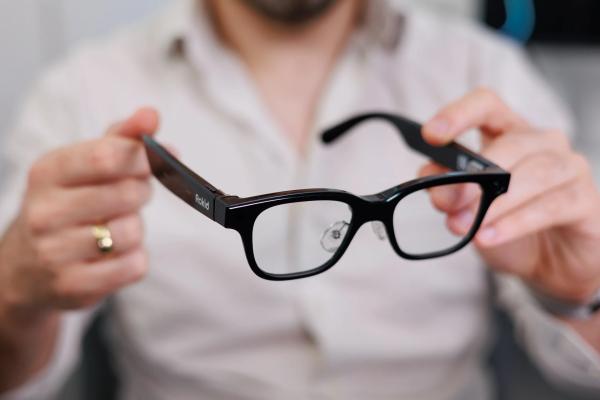Обзор Rokid Glasses — умные очки с экраном и ИИ-моделями Обзор Rokid Glasses — умные очки с экраном и ИИ-моделями