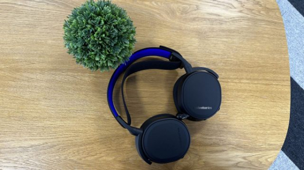 Обзор SteelSeries Arctis 7P+ — лучшая гарнитура для PS5 Обзор SteelSeries Arctis 7P+ — лучшая гарнитура для PS5