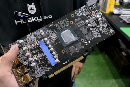Простая замена GDDR6 у GeForce GTX 1650 увеличила объём памяти до 8 Гбайт Простая замена GDDR6 у GeForce GTX 1650 увеличила объём памяти до 8 Гбайт