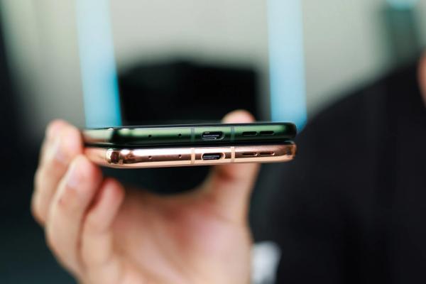 Motorola Razr Plus 2026 против Razr Plus 2025: отличия