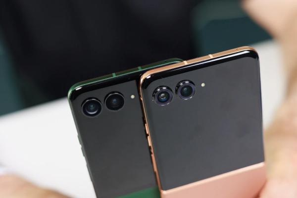 Motorola Razr Plus 2026 против Razr Plus 2025: отличия