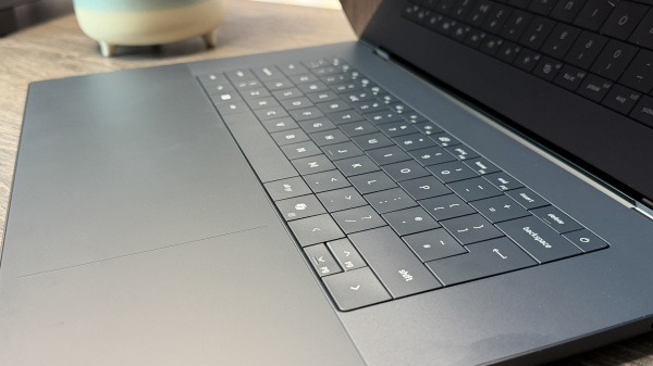 Обзор Dell XPS 16: потрясающий 3K OLED и всего три порта Обзор Dell XPS 16: потрясающий 3K OLED и всего три порта