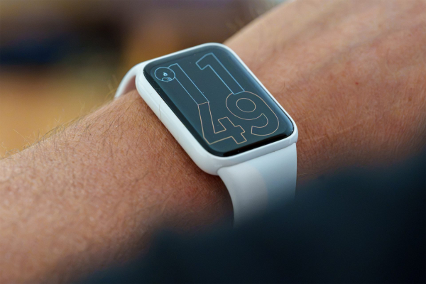 Обзор фитнес-браслета Xiaomi Smart Band 10 Pro: автономность до трех недель и яркий OLED-экран