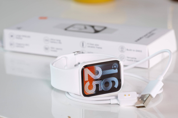 Обзор фитнес-браслета Xiaomi Smart Band 10 Pro: автономность до трех недель и яркий OLED-экран