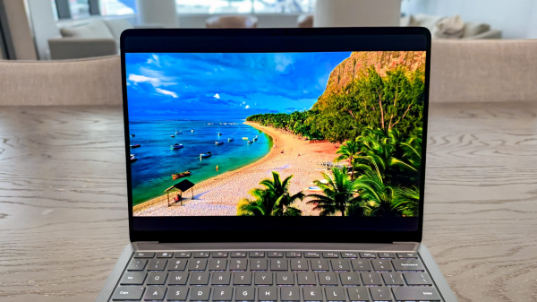 Обзор Microsoft Surface Laptop 8 &mdash; мощный Panther Lake