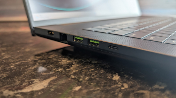 Обзор Razer Blade 18: невероятно быстрый и горячий монстр Обзор Razer Blade 18: невероятно быстрый и горячий монстр