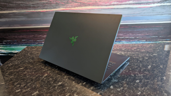Обзор Razer Blade 18: невероятно быстрый и горячий монстр Обзор Razer Blade 18: невероятно быстрый и горячий монстр
