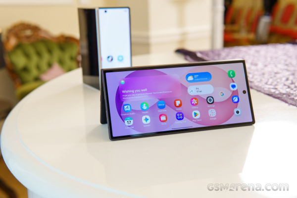Обзор Samsung Galaxy Z Fold8, Z Fold8 Ultra, Z Flip8: первые впечатления