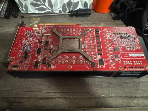 Покупатель подержанной Radeon RX 7900 XTX получил необычный инженерный образец
