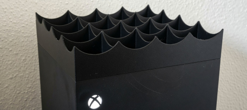 Владелец Xbox Series X напечатал шипы на 3D-принтере, чтобы отвадить кота от консоли Владелец Xbox Series X напечатал шипы на 3D-принтере, чтобы отвадить кота от консоли