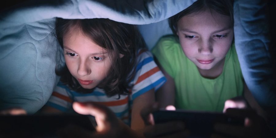 Белорусы рассказали, как отучают детей от смартфонов: от родительского контроля до «деградации»