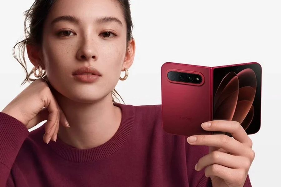Xiaomi показала 18 Fold с процессором XRING O3 — и цветом как у iPhone 18 Pro