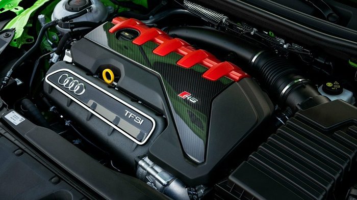 Audi борется за сохранение культового 5-цилиндрового мотора — гибридизация и расширение модельного ряда