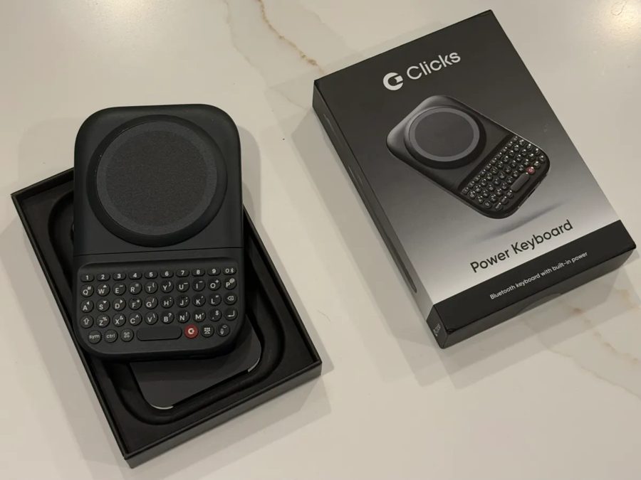 Clicks Power Keyboard за $99: физическая клавиатура для любого смартфона, но с оговорками