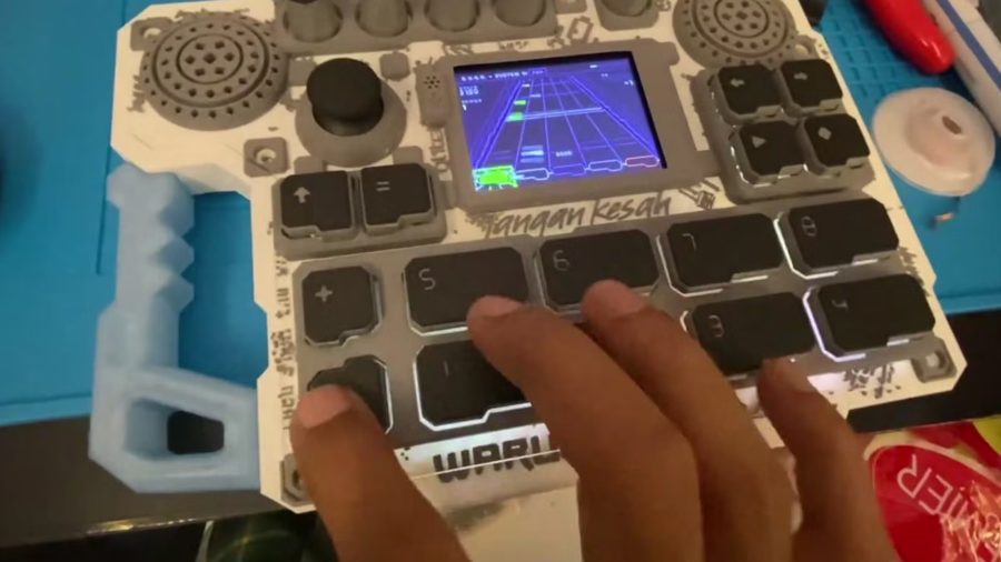 ESP32-S3 превратили в портативную консоль с FM-синтезатором и клоном Guitar Hero ESP32-S3 превратили в портативную консоль с FM-синтезатором и клоном Guitar Hero