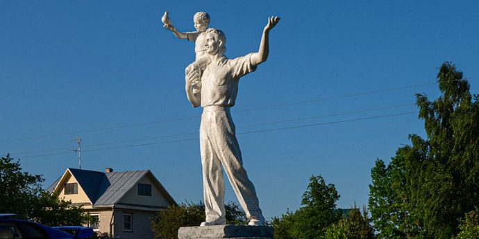 Гомельчанин сбежал в Россию от алиментов — в колонии он будет работать на их выплату