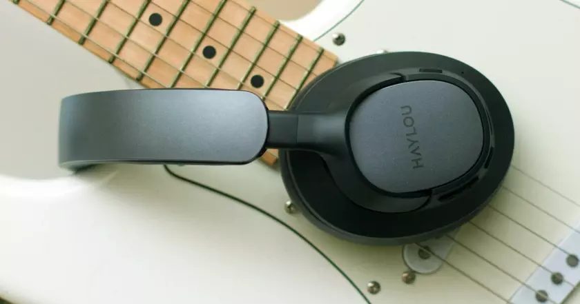 Haylou FlowLoop S33: 70 часов работы и шумоподавление за 50 долларов