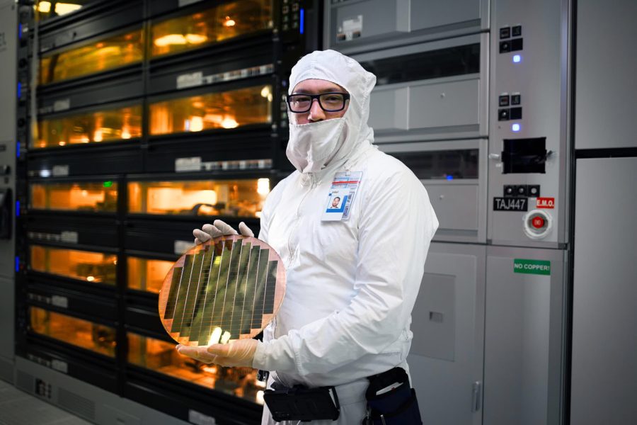 Intel привлечёт $15 млрд через допэмиссию акций на расширение литейных мощностей