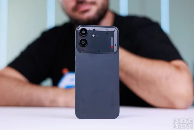 Nothing Phone (4b) удивил автономностью: почти 19 часов веб-сёрфинга на одном заряде