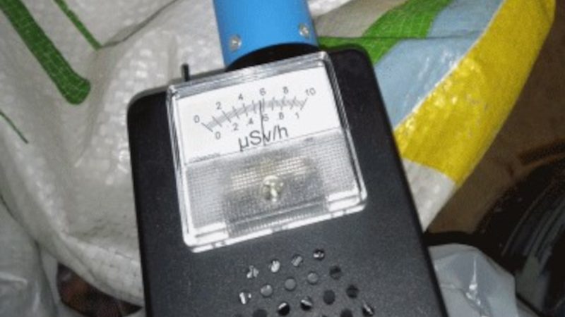 Счётчик Гейгера в стиле «холодной войны»: аналоговая схема без микроконтроллера на одной батарейке