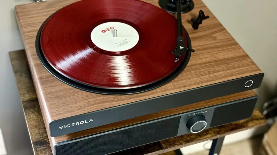 Victrola Soundstage: колонка, которая помещается под проигрывателем