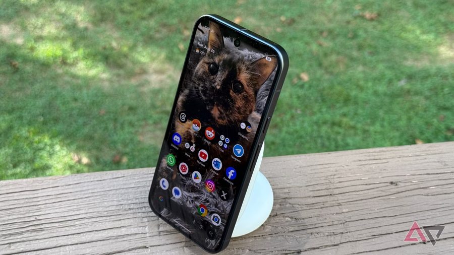 Зарядка Google для Pixel 10 подешевела вдвое: 25 Вт за $35