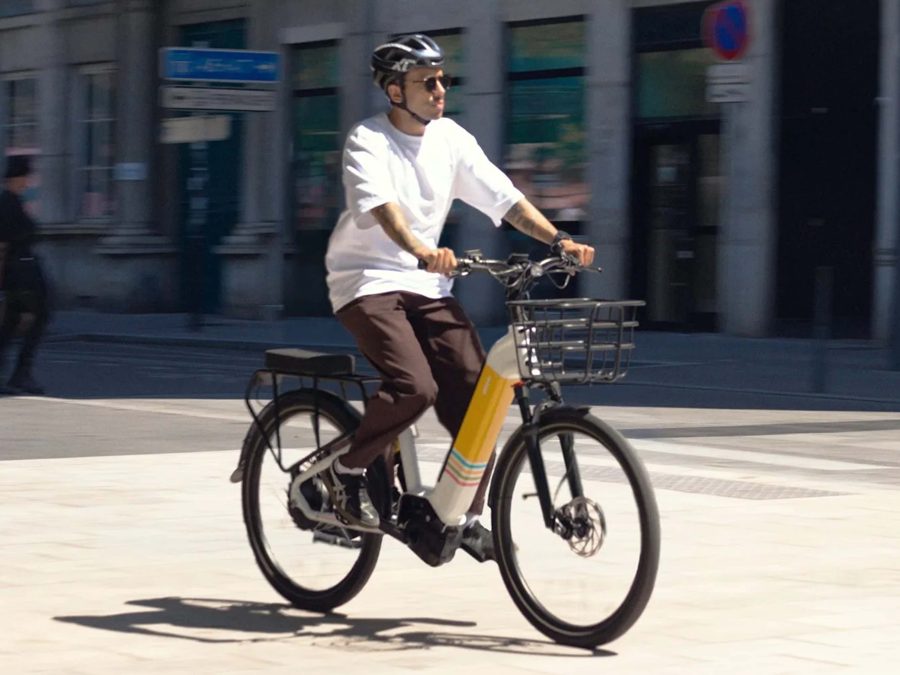 Электровелосипед за €2999 отказался от цепи и багажника спереди не имеет: как это работает