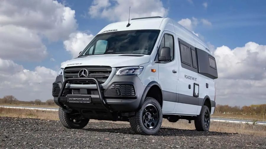 Mercedes-Benz Sprinter превратили в вездеход с защитой от веток и камней