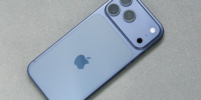 Мошенники заблокировали iPhone двух белорусок, искавших подработку в сети