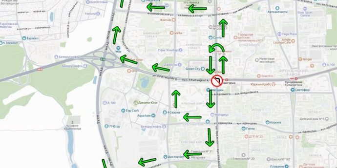 На перекрестке в Каменной Горке запретили левый поворот — водители все равно его делают
