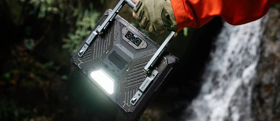 Oukitel показала планшет для мороза до -45°C и ноутбук с солнечной панелью