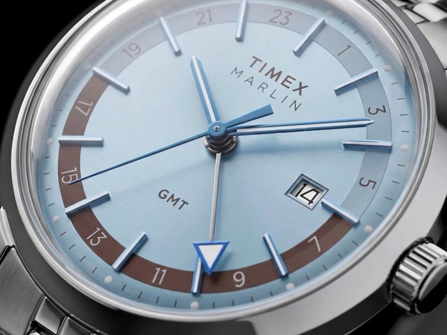 Timex выпустила дешёвый металлический GMT с голубым циферблатом — но сама о нём молчит